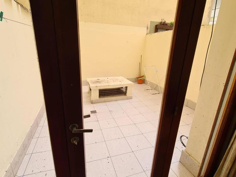 Foto de Venta - Departamento monoambiente con patio interno - Lamadrid 2351, imagen 1