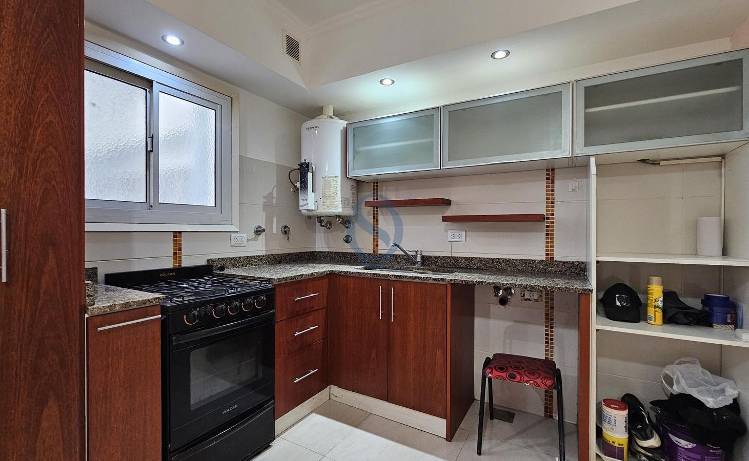 Foto de Venta - Departamento tres ambientes con balcon a la calle - Brown 1889, imagen 2