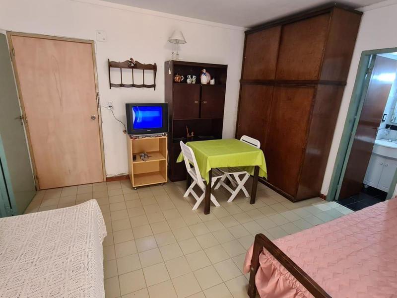 Foto de Venta - Departamento monoambiente con patio interno - Lamadrid 2351, imagen 2