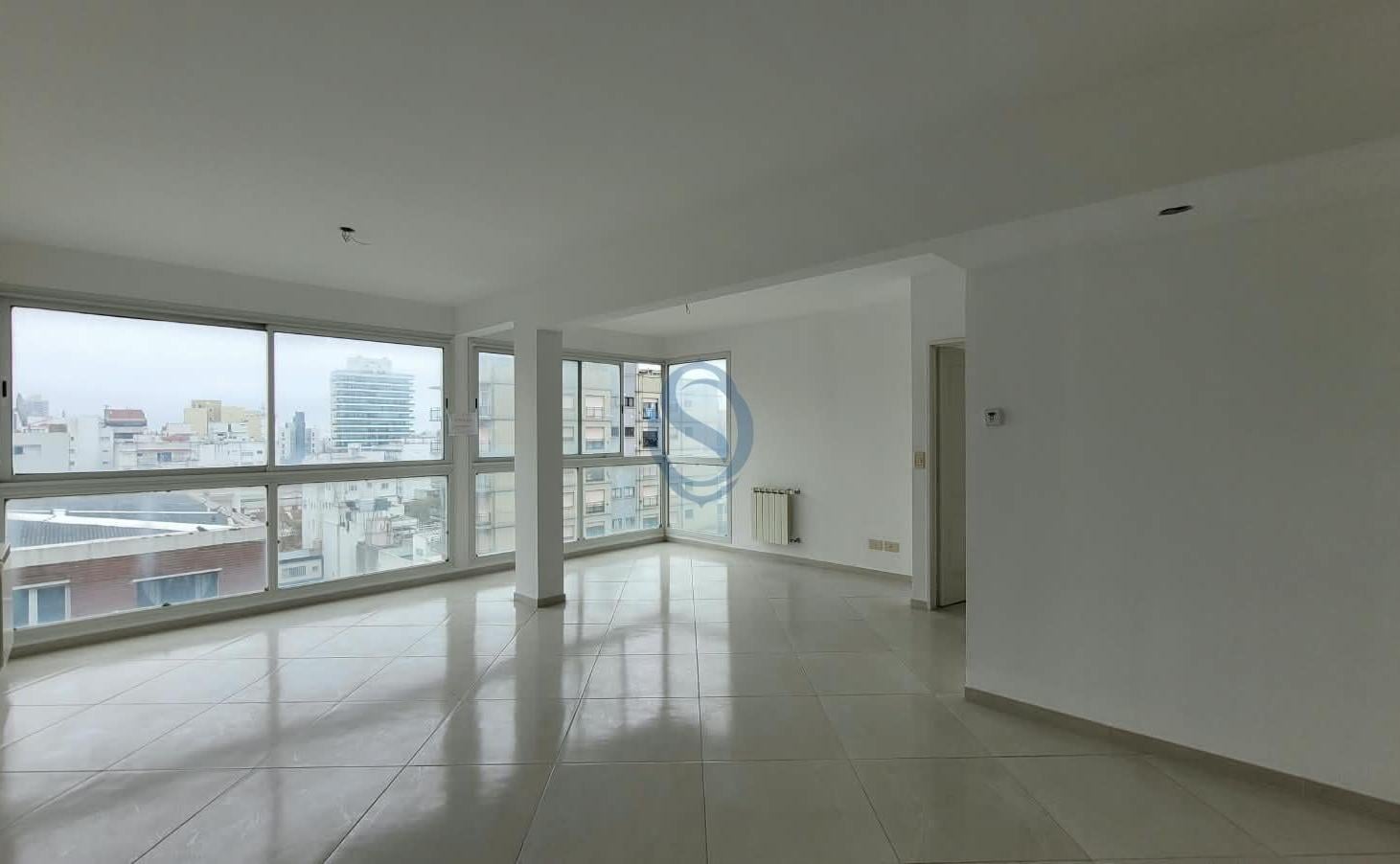 Foto de Ventas - Departamento dos ambientes a la calle - Chacabuco 3241, imagen 2