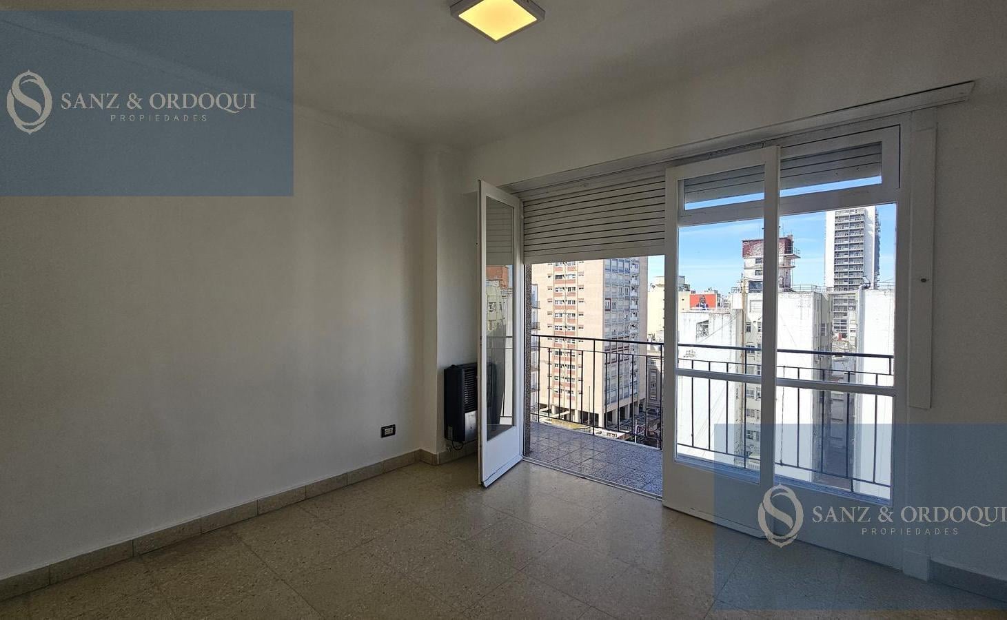 Foto de Venta - Departamento dos ambientes al frente con balcón - Santa fe 1715, imagen 1