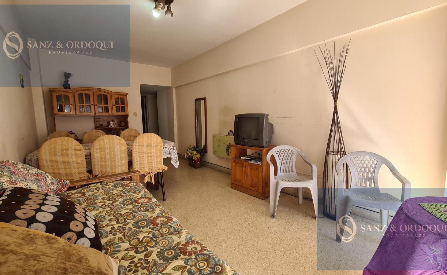 Foto de Alquiler Estudiantes - Departamento dos ambientes con patio - Av Colon, imagen 2