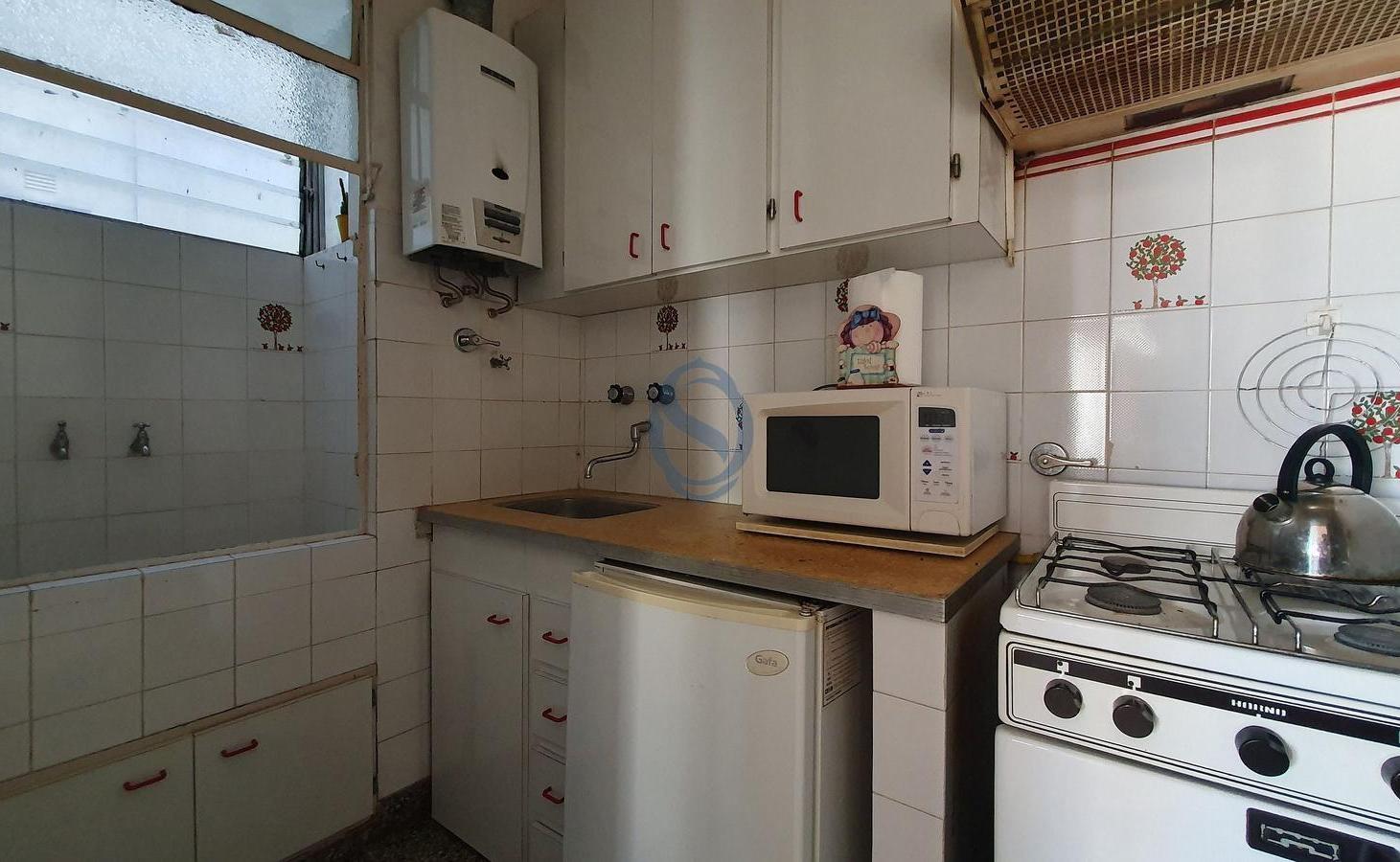 Foto de Venta - Departamento dos ambientes con balcón terraza - Santa fe 1685, imagen 5