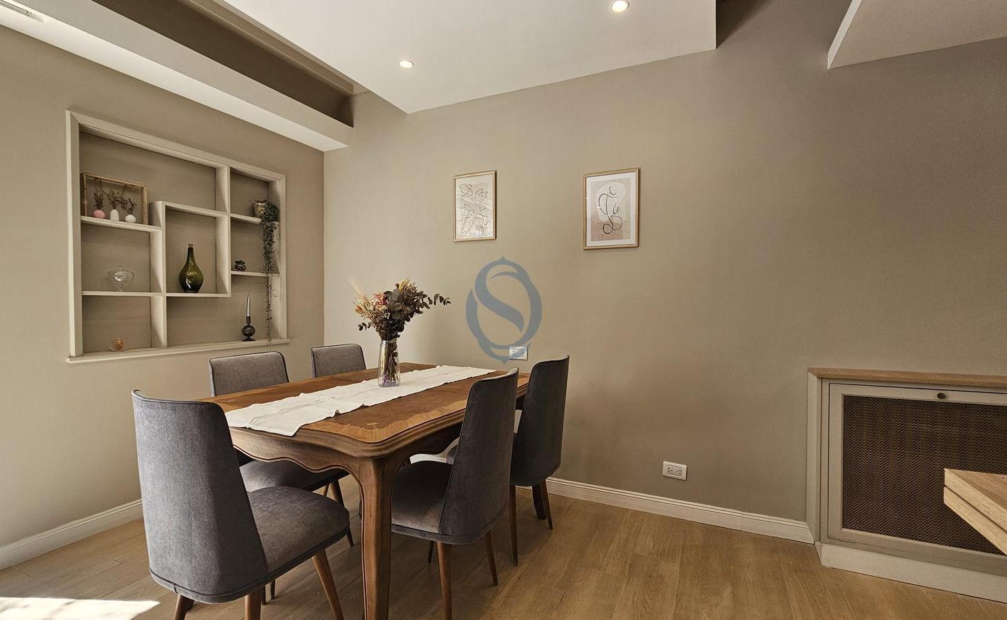 Foto de Venta - Departamento cuatro ambientes reciclado con balcón a la calle, imagen 4