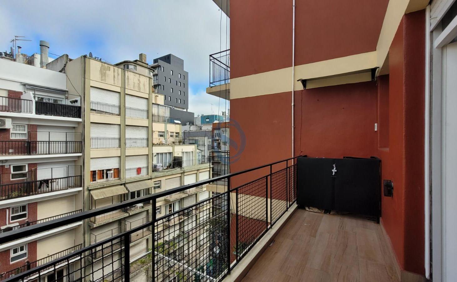 Foto de Venta Departamento monoambiente reciclado con balcón terraza en Centro, imagen 3