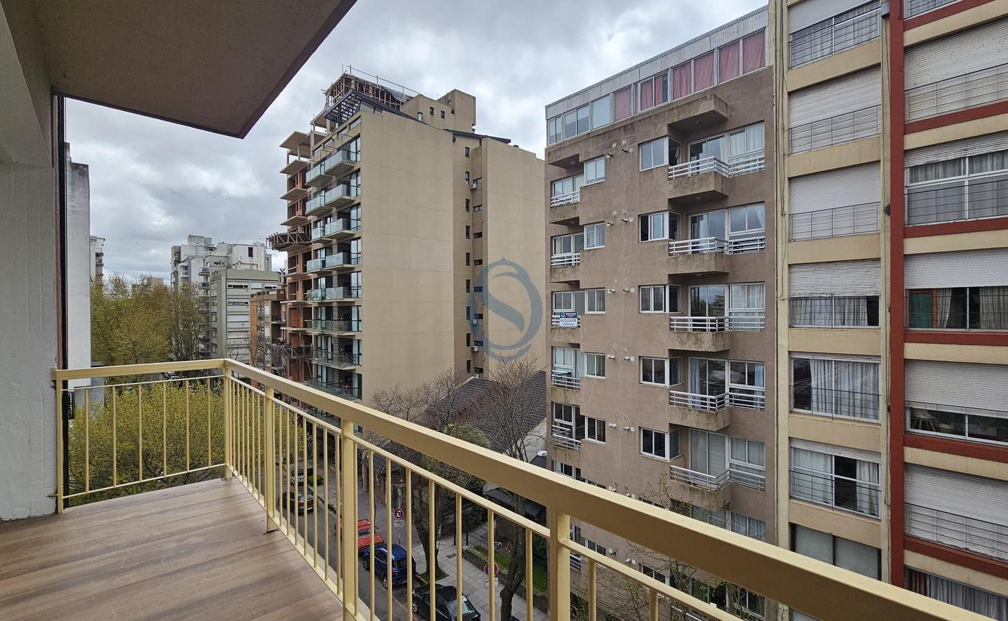 Foto de Venta - Departamento tres ambientes reciclado con balcon corrido, imagen 4