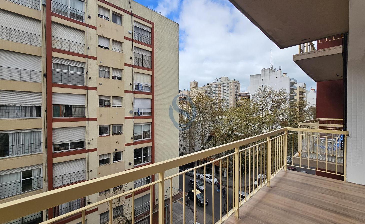 Foto de Venta - Departamento tres ambientes reciclado con balcon corrido, imagen 5