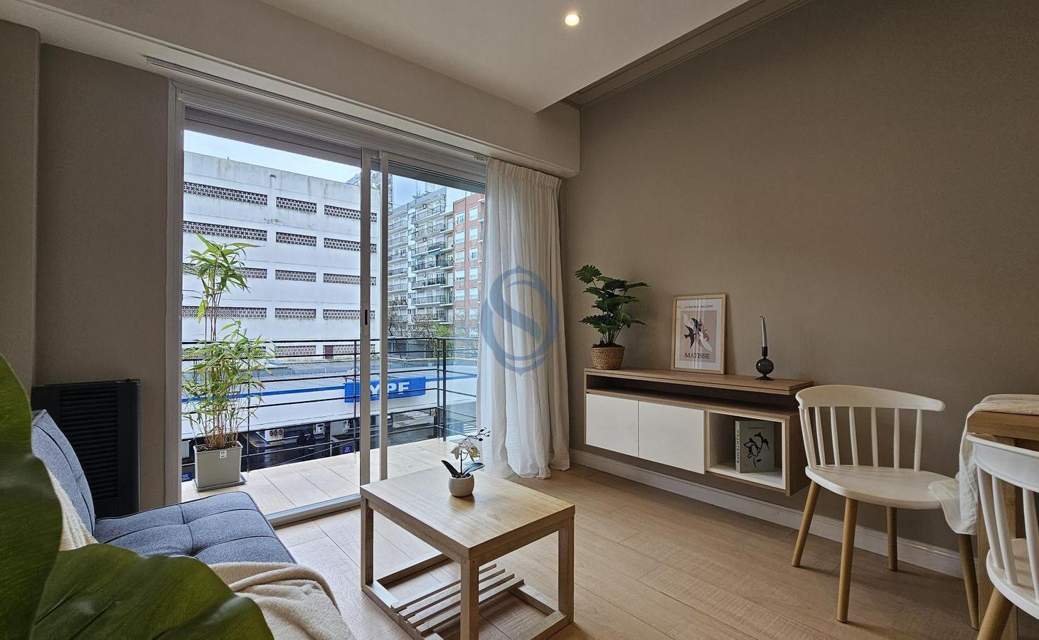 Foto de Venta - Departamento dos ambientes reciclado con balcón - Alte. Brown, imagen 1