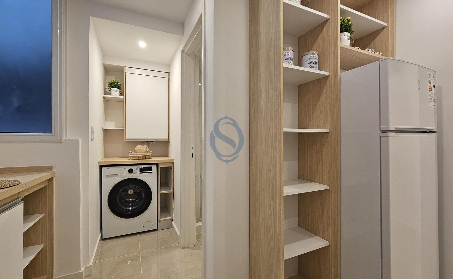 Foto de Venta - Departamento tres ambientes a la calle con balcon - Av Colon, imagen 3