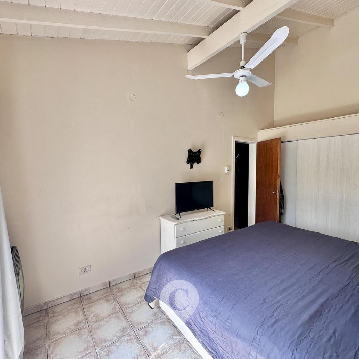 Foto de Casa en Venta de 5 ambientes , amplio parque con pileta, galería con, imagen 4