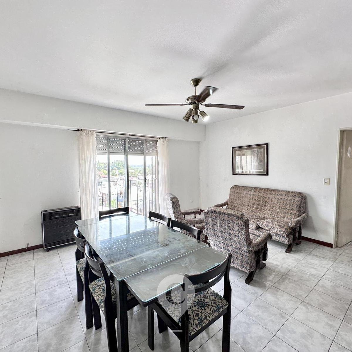 Departamento en Venta de 2 dormitorios y lavadero. Centro Zárate