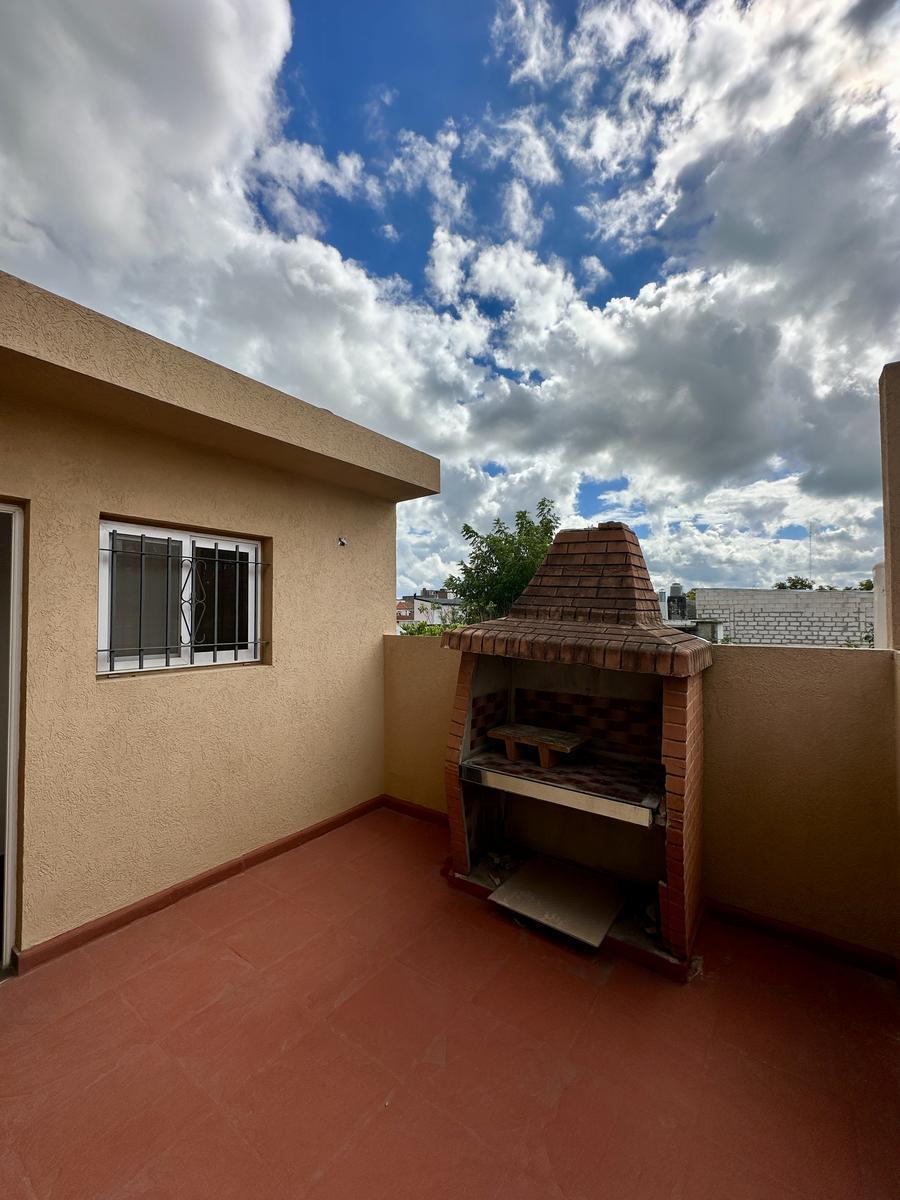 Departamento en Venta de 2 dorm. Balcón. Cochera. Zárate