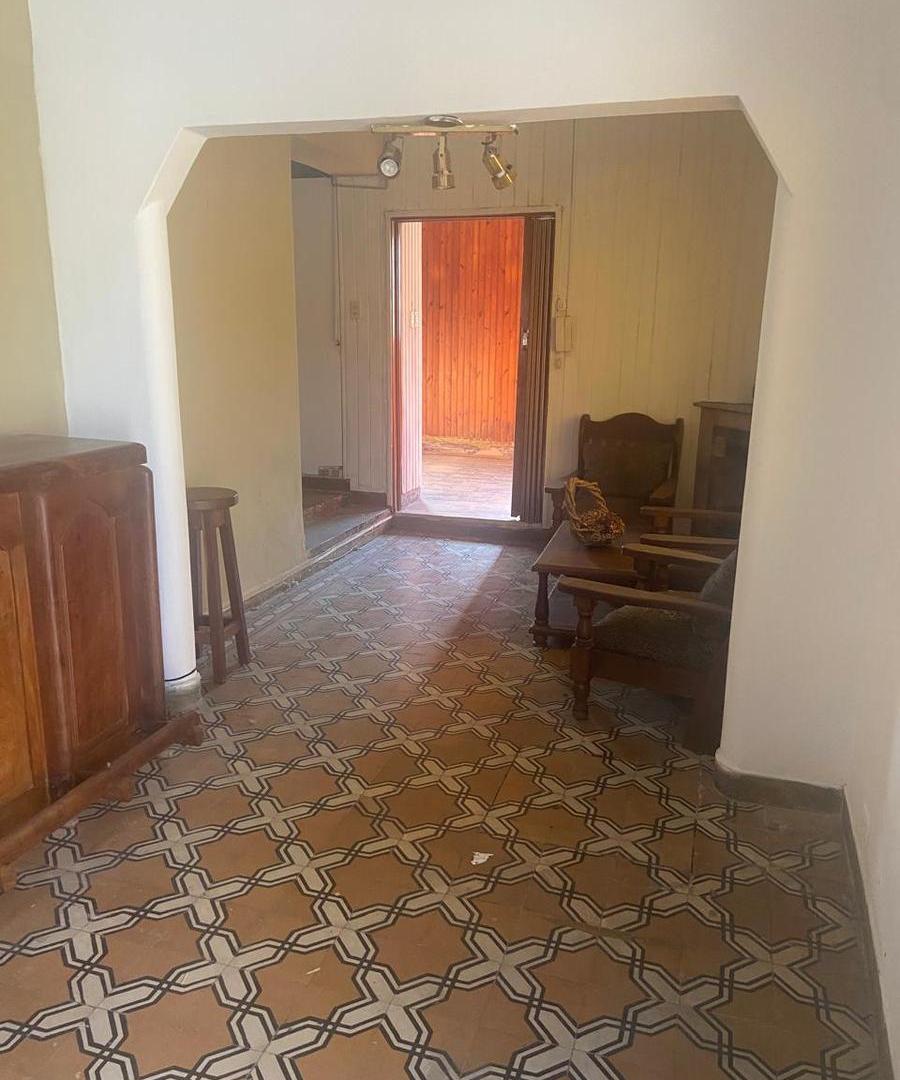 Casa en Venta de 4 dormitorios. Terreno de 446 m2. Pleno Centro Campana