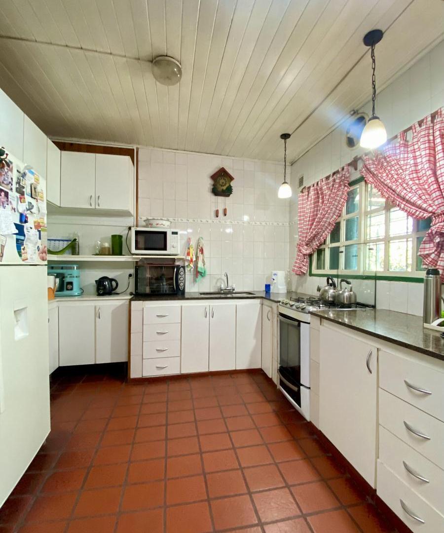 Foto de Casa en Venta de 5 ambientes. Parque con pleta. Quincho y parrilla, imagen 5