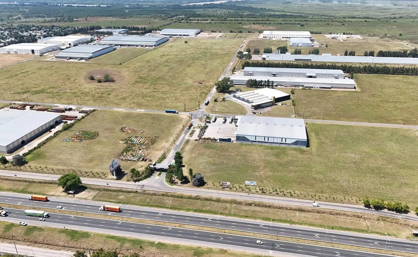 Lote Industrial de 8.845 m2 en Venta en Parque Industrial Campana 4