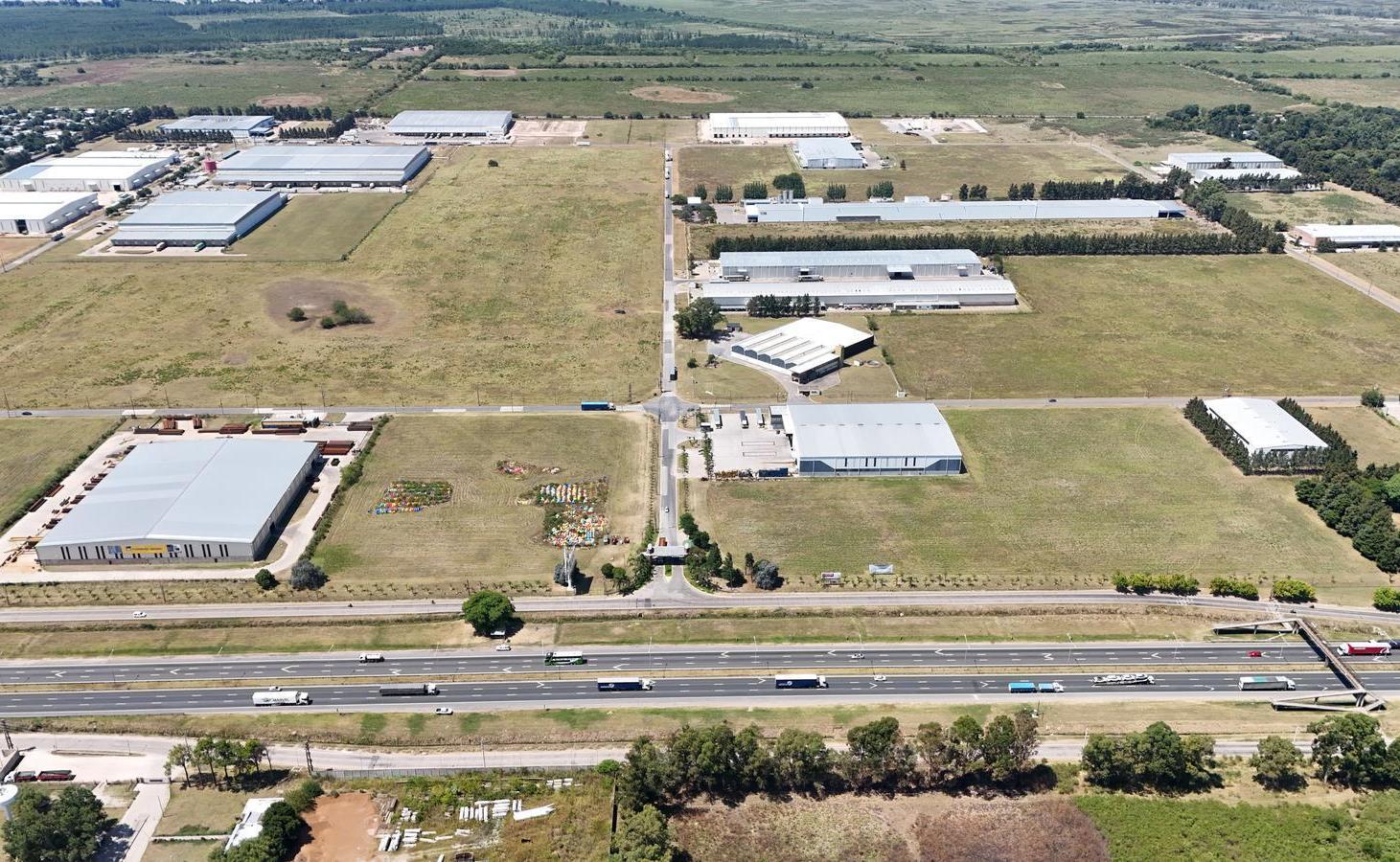 Foto de Lote Industrial de 8.845 m2 en Venta en Parque Industrial Campana, imagen 5