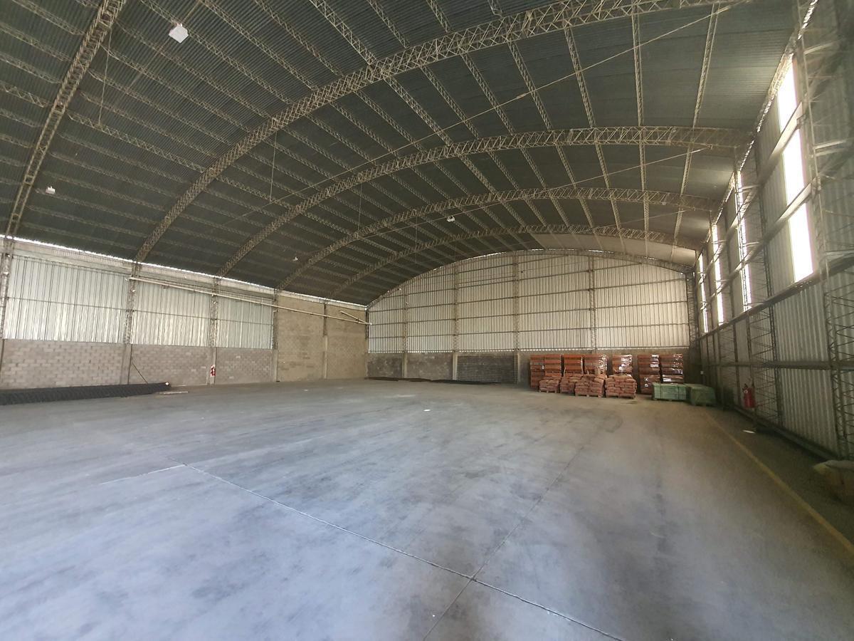 Depósito en Alquiler de 1400 m2 en Zarate Autovia 6