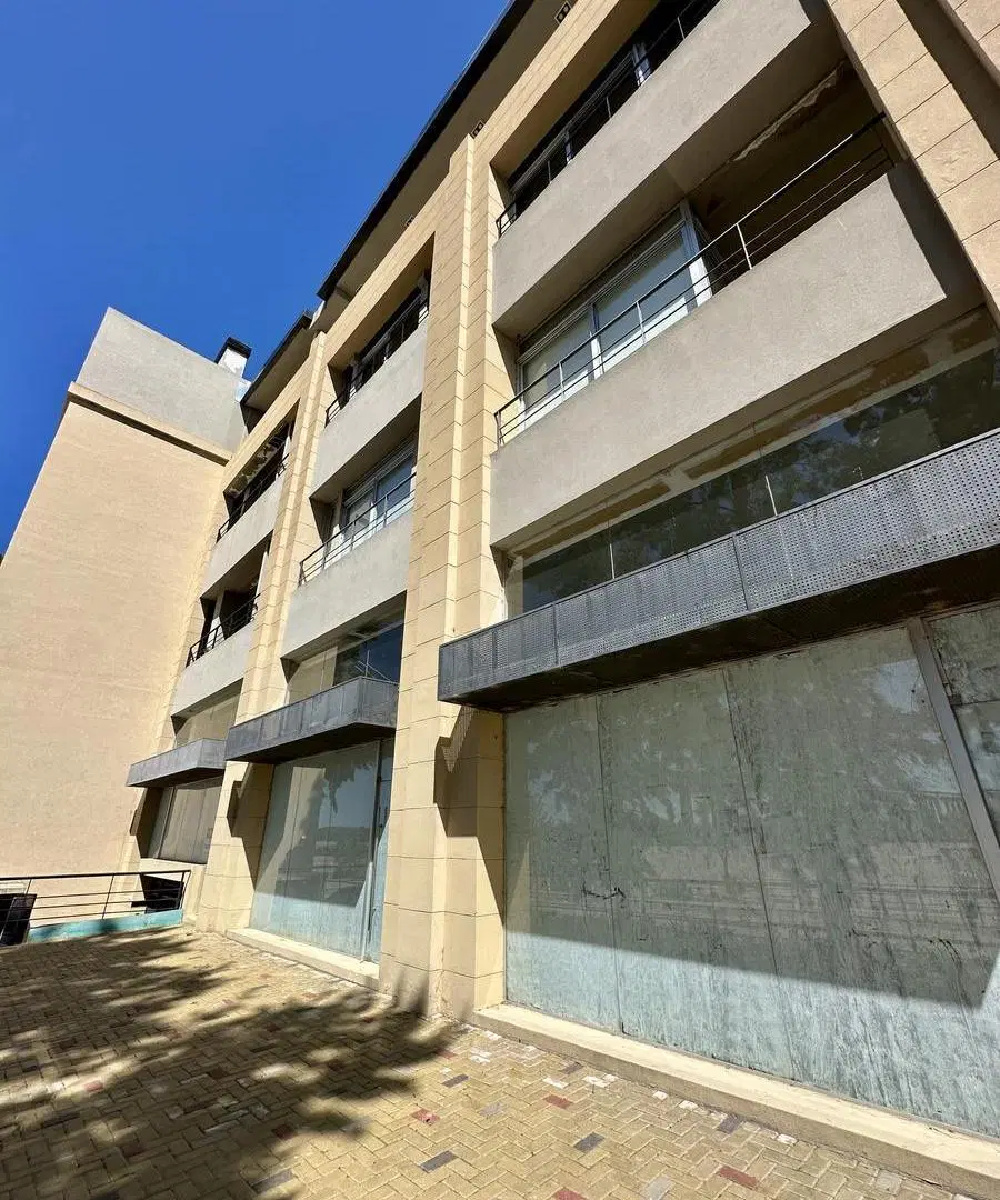 Gran Local Comercial en Venta frente al río. Lofts al Río - Zárate Chico 3