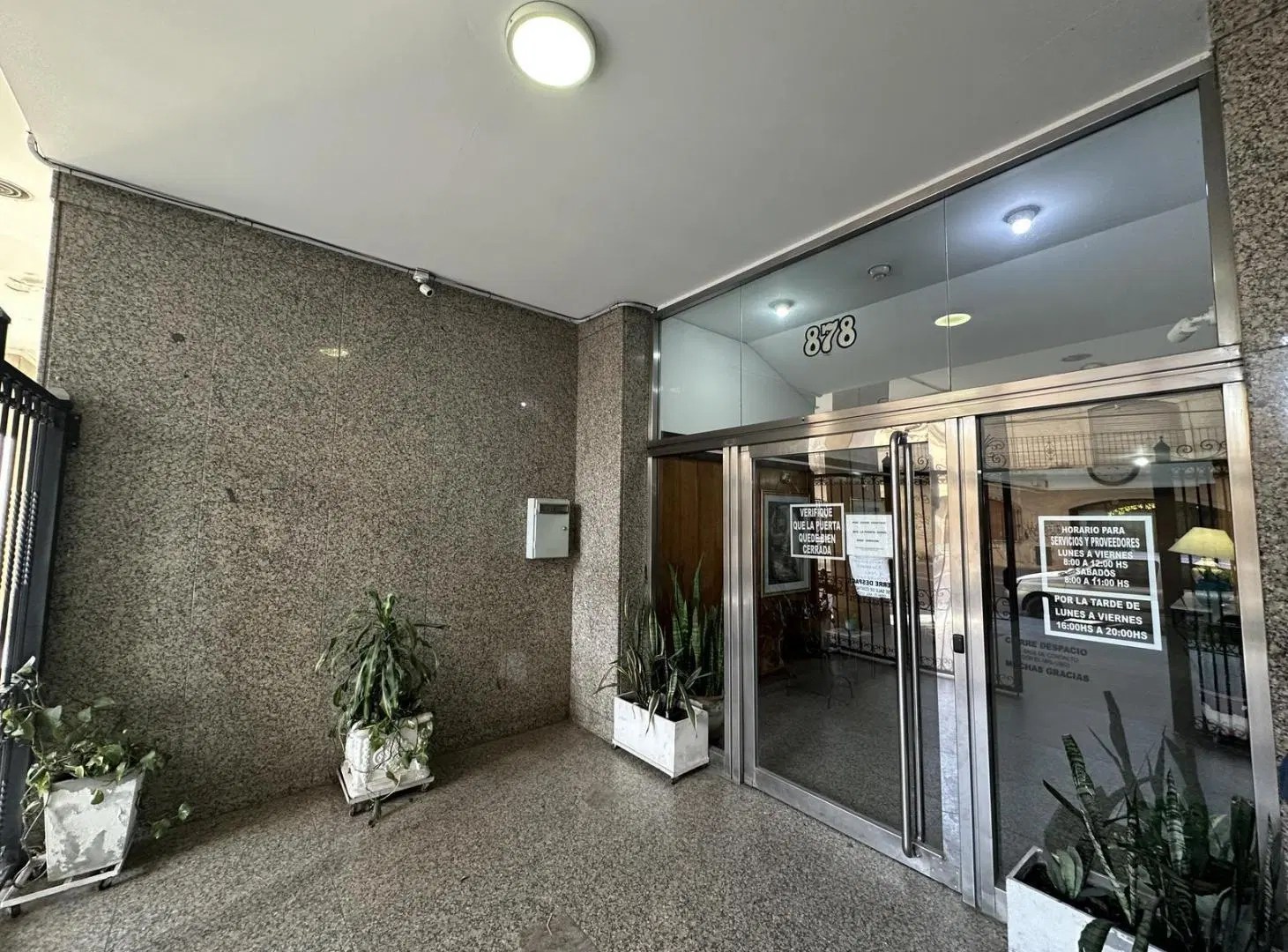 Departamento en Venta de 3 ambientes, balcón y lavadero. Pleno Centro Zarate 5
