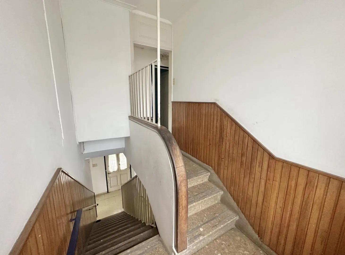 Gran propiedad en Venta de 1710 m2. Pileta, gran parque. Ideal inversión. Av. Varela, Centro Campana 4