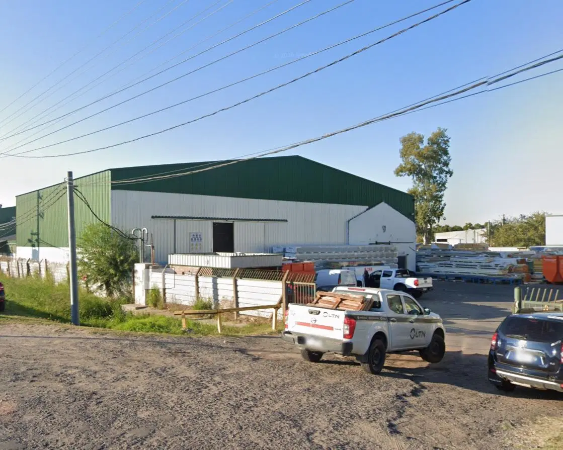 Depósito de 2.800 m2 más oficinas en Alquiler en Guemes al 2.100 en Escobar 2