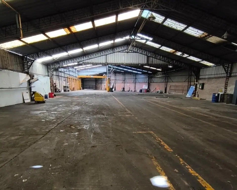 Depósito de 2.800 m2 más oficinas en Alquiler en Guemes al 2.100 en Escobar 3