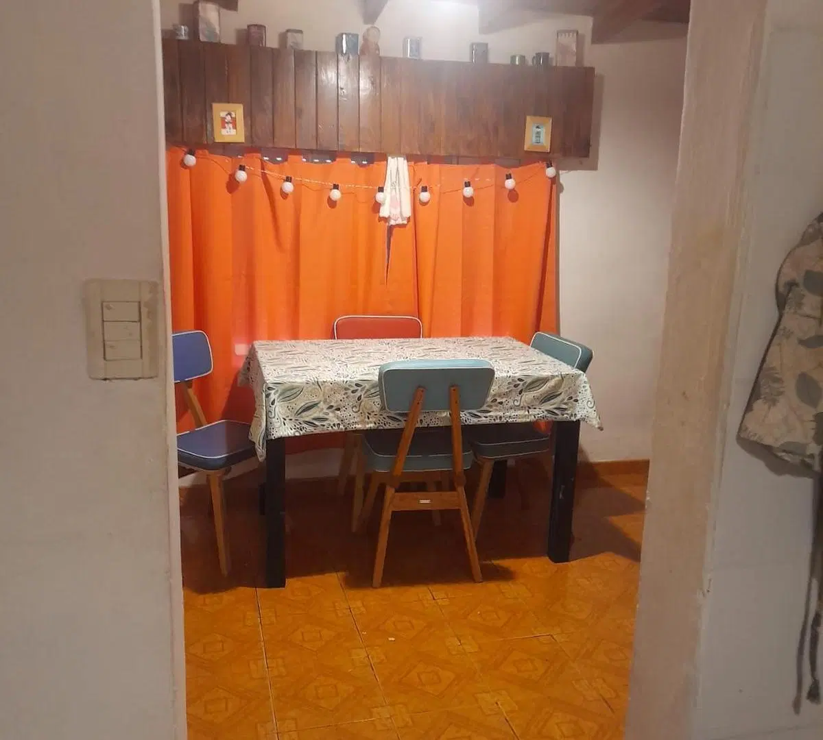 Casa en Venta en barrio Malvinas. 2 Dormitorios. Patio con parque y Cochera. Campana 4