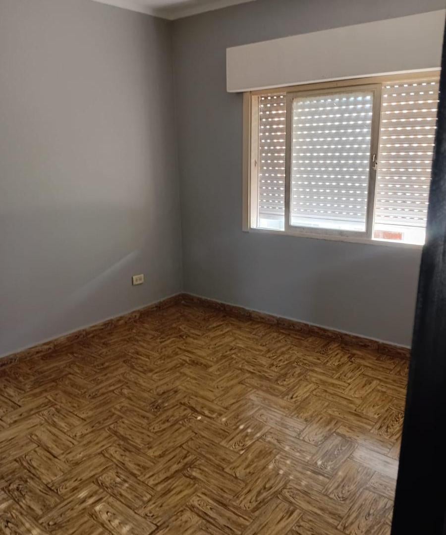 Foto de Casa en Venta de 2 dormitorios. Terreno de 356 m2. Ciudad de Campana, imagen 3
