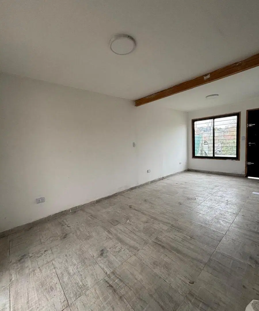 Casa en Venta de 3 dormitorios. Lavadero y galería. Campana Barrio Jardin de los Pioneros 1