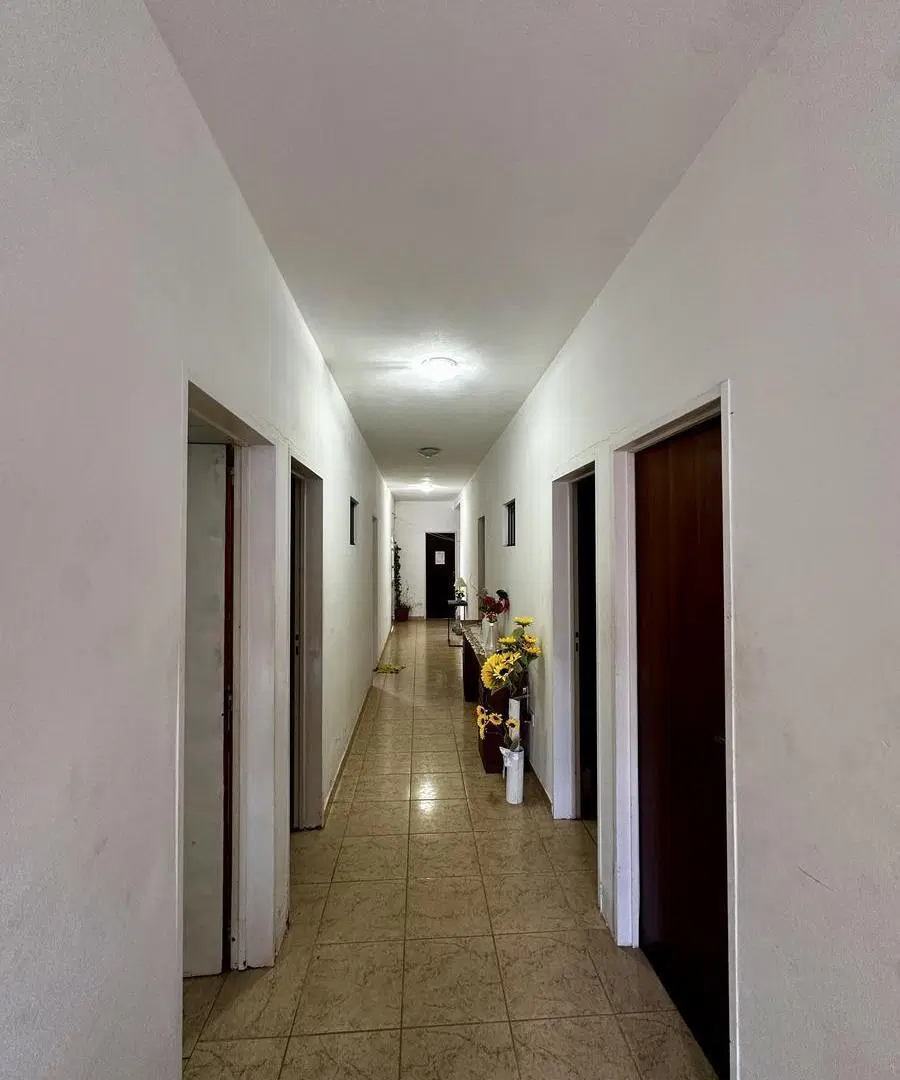 Propiedad Polifuncional de Diseño Lineal: Ideal Vivienda o Inversión como Hostel. 1