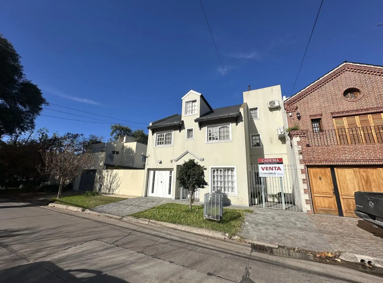 Casa en venta de 5 dormitorios, patio con parrilla y lavadero. Cochera. Barrio Smithfield, Zárate 2