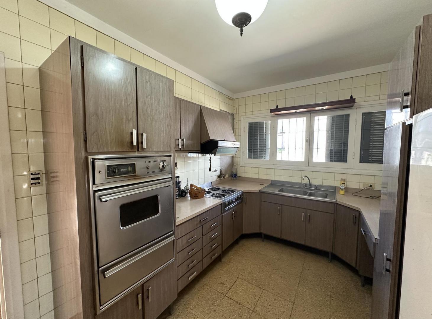 Foto de Casa en venta de 4 dormitorios, patio con terraza. Cochera. Pleno, imagen 4