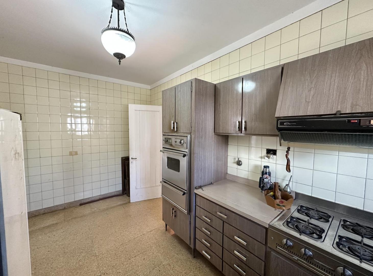 Foto de Casa en venta de 4 dormitorios, patio con terraza. Cochera. Pleno, imagen 3