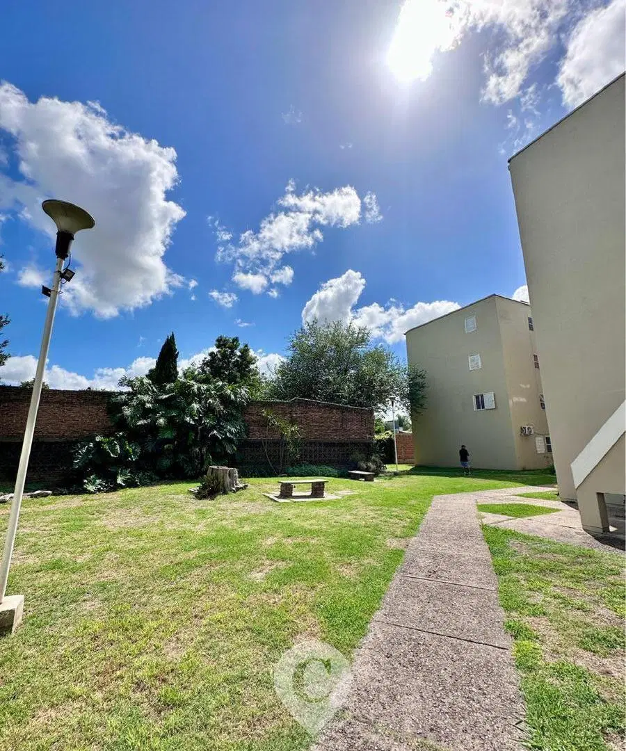 Departamento en Venta de 2 ambientes. Complejo con parque verde propio - Centro Campana 5