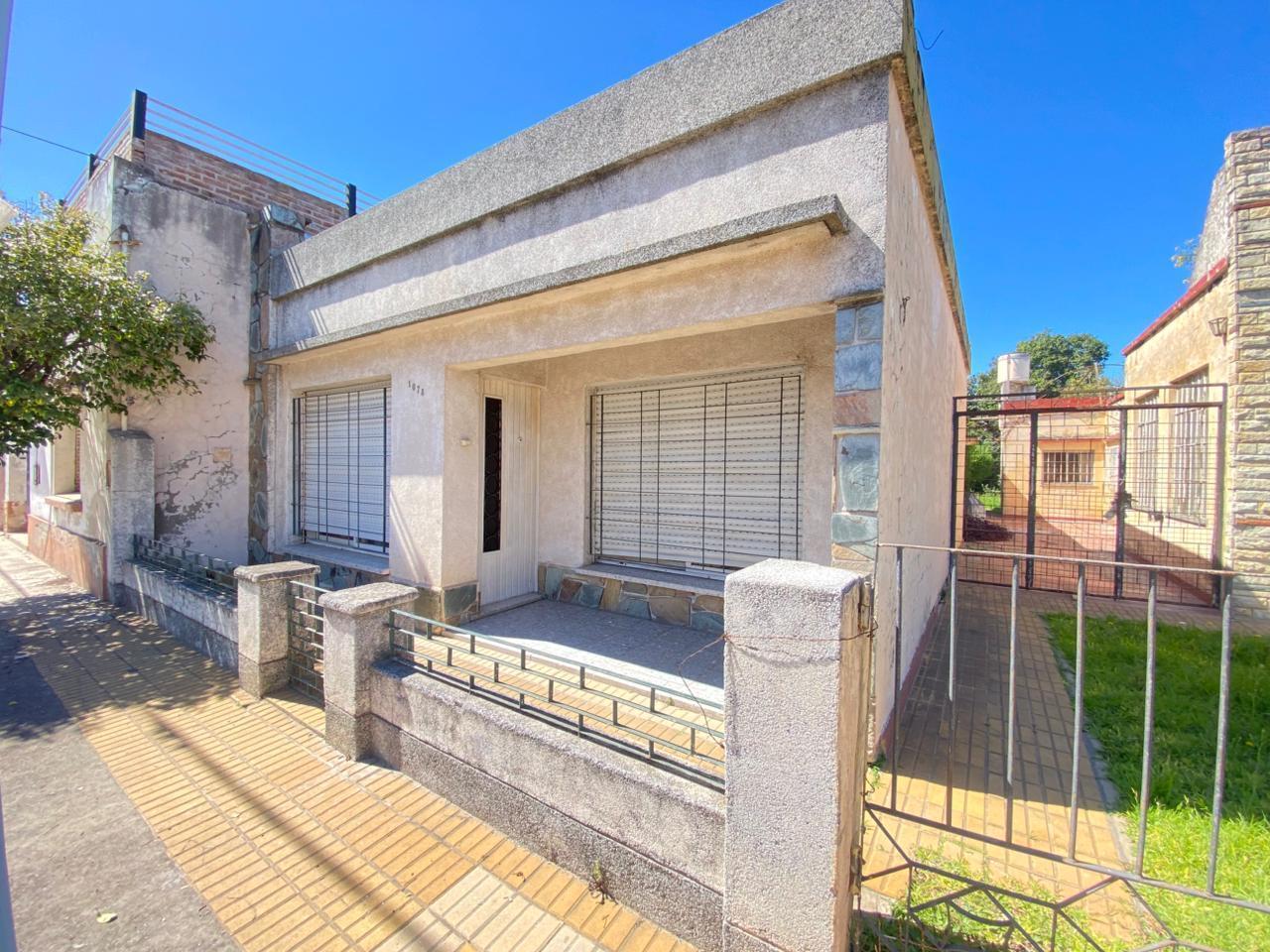 Foto de Casa en Venta de 3 dormitorios. Patio con parrilla y parque verde, imagen 1