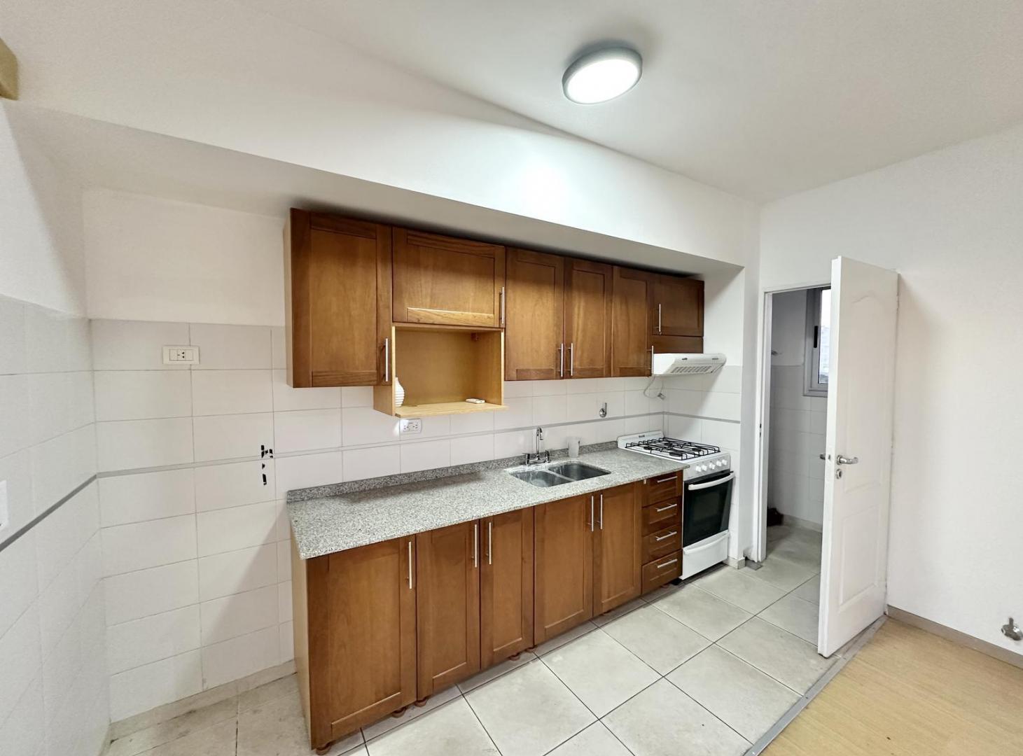 Foto de Departamento en Venta de 2 ambientes y gran balcón terraza. Con, imagen 3