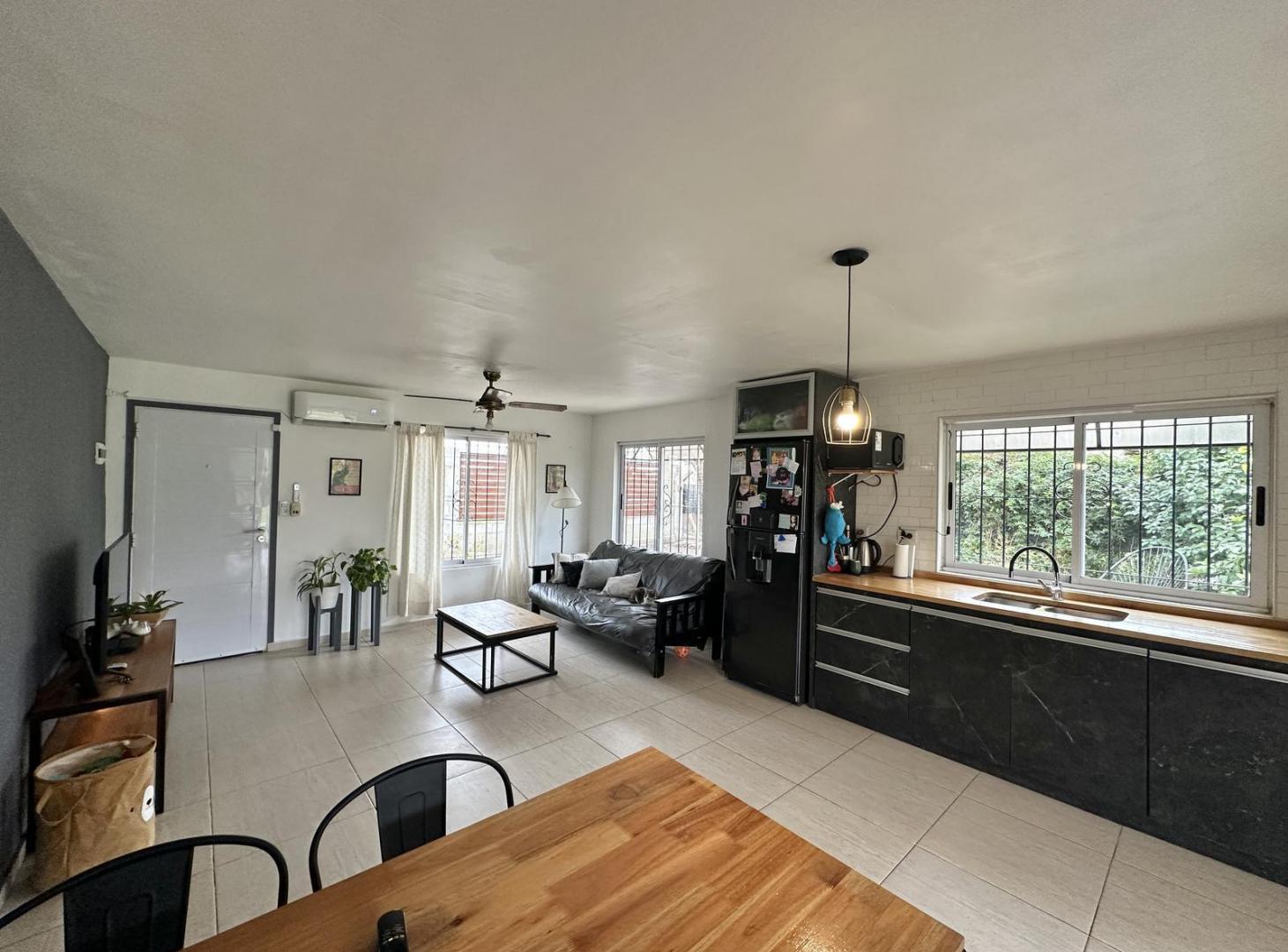 Foto de Casa en Venta de 2 dormitorios. Terreno de 600m2. Quincho y parrilla, imagen 2