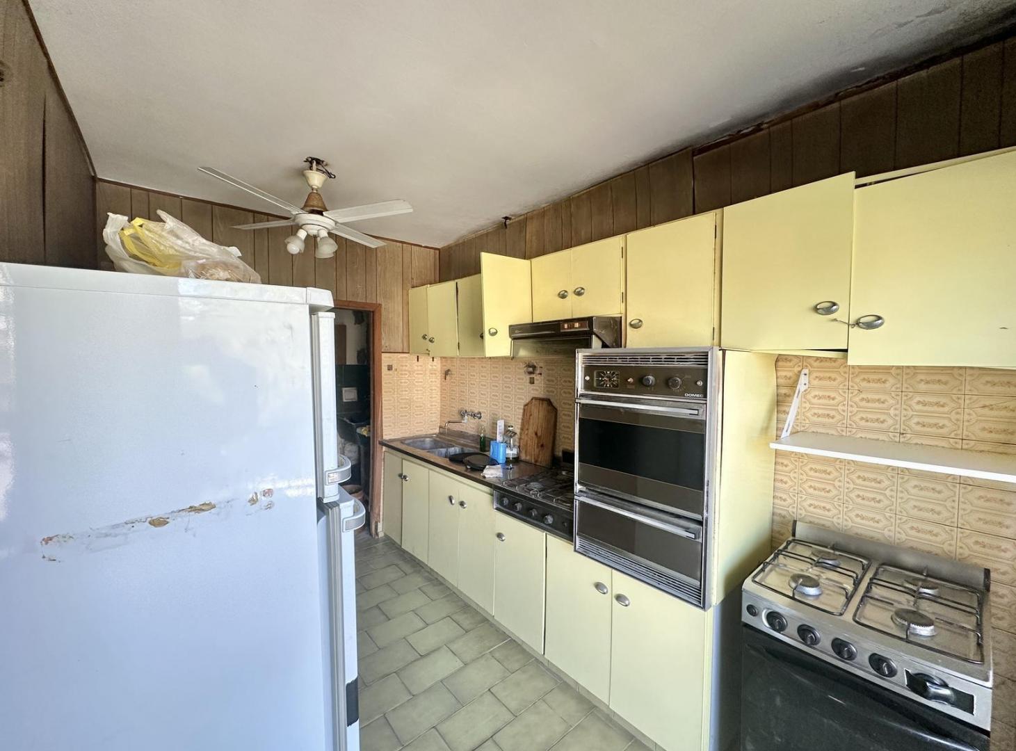 Foto de Casa de 2 dormitorios Local al frente en Venta. Con patio, cochera y, imagen 1