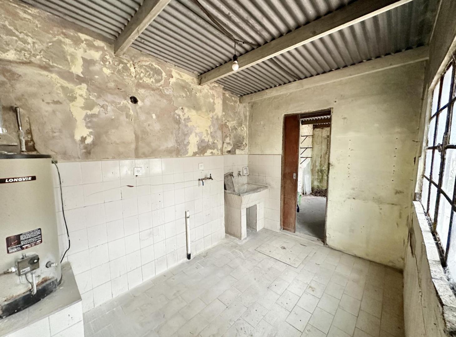 Foto de Casa en Venta de 2 dormitorios. Patio con parrilla. Cochera. Villa, imagen 3