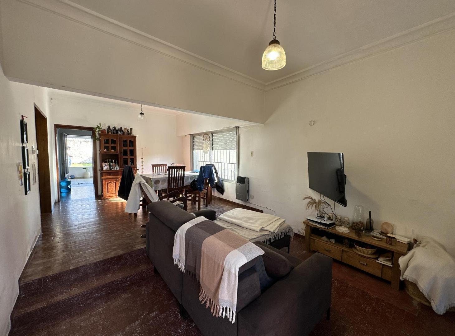 Foto de Casa en Venta de 2 dormitorios. Patio con parrilla. Lavadero. Cochera, imagen 4