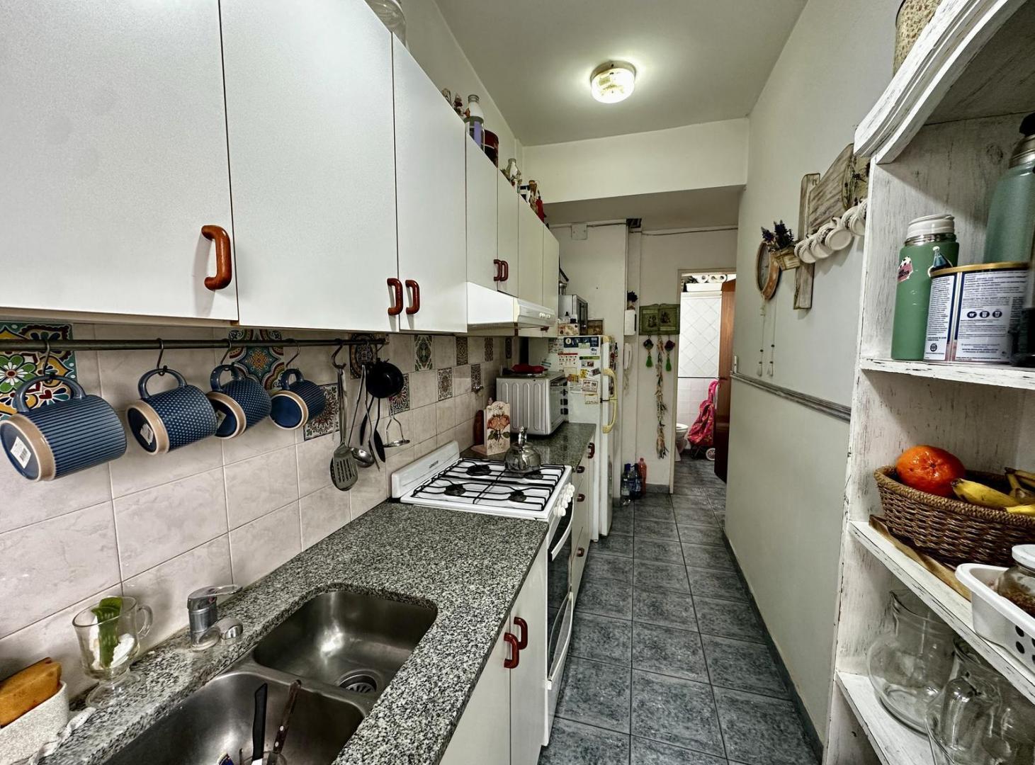 Foto de Departamento en Venta de 3 ambientes. Con balcón y Cochera. Ápto, imagen 5