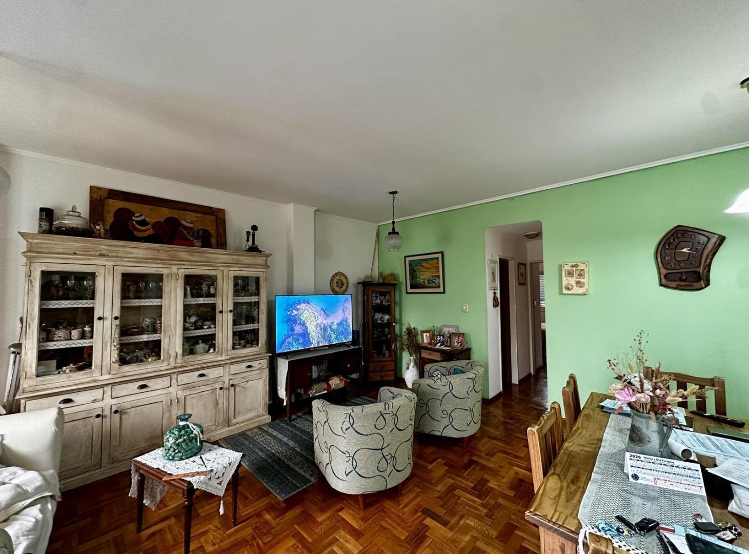 Foto de Departamento en Venta de 3 ambientes. Con balcón y Cochera. Ápto, imagen 2