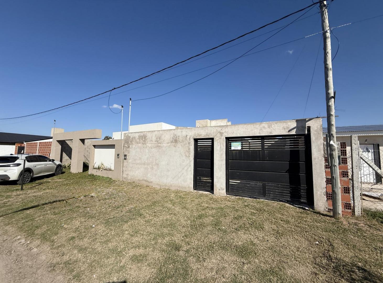 Foto de Casa en Venta de 3 dorm. en construcción. Con patio y cochera. Barrio, imagen 1