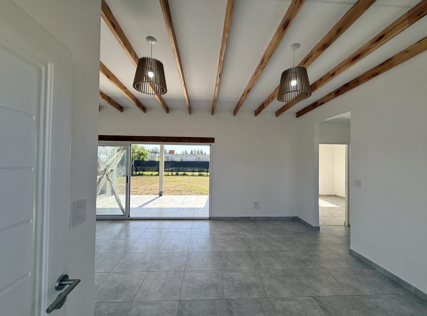 Foto de Casa en Venta de 2 dorm. Terreno 350 m2. Galería techada con parrilla, imagen 4