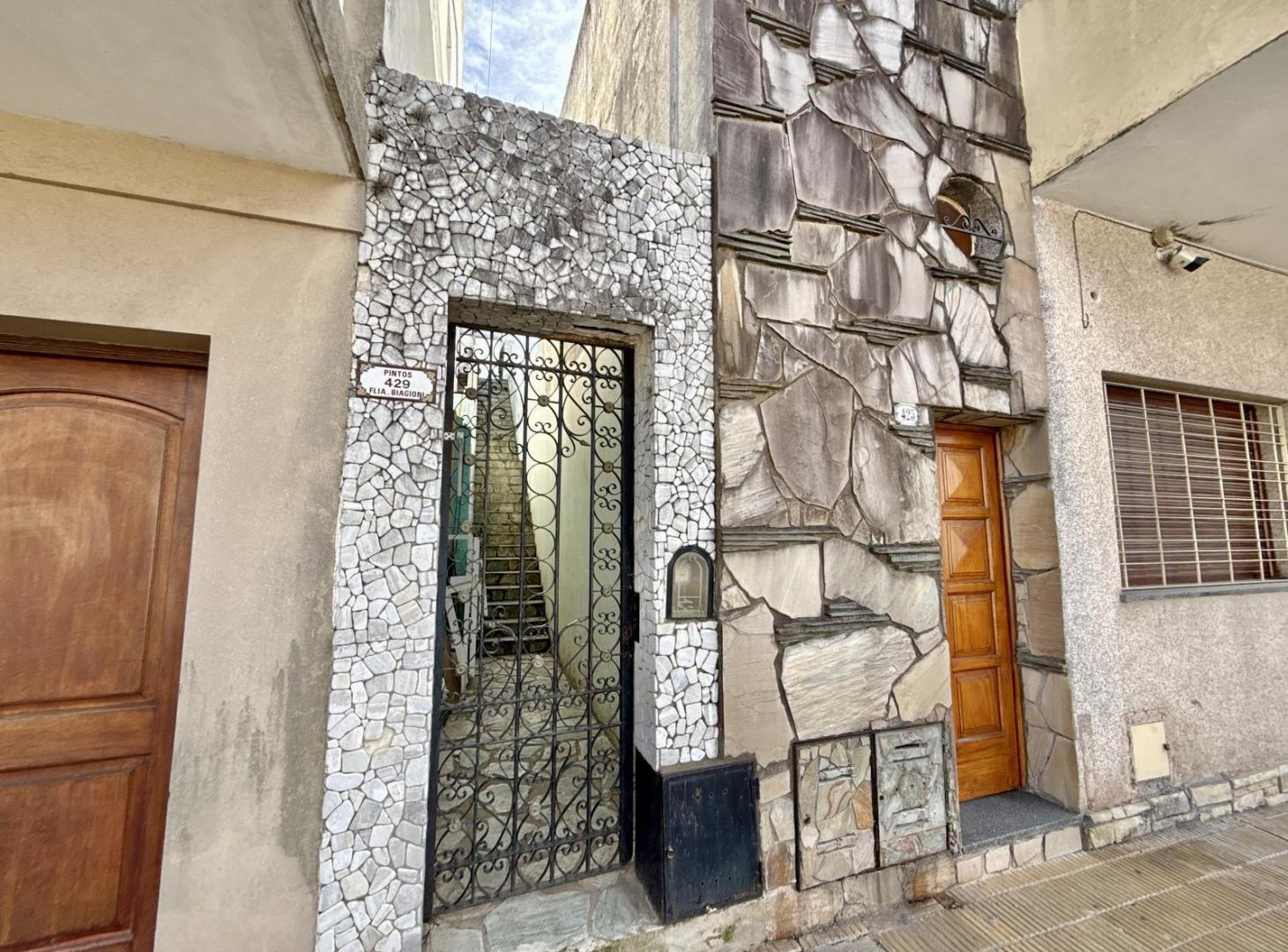 Foto de Casa en altura en Venta Centro Zarate. 3 dormitorios. Con terraza, imagen 3
