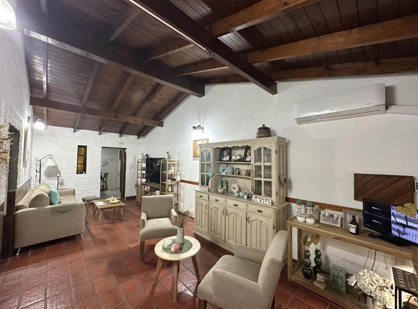 Foto de Casa en Venta de 2 dormitorios. Galería cubierta con parrilla. Amplio, imagen 5