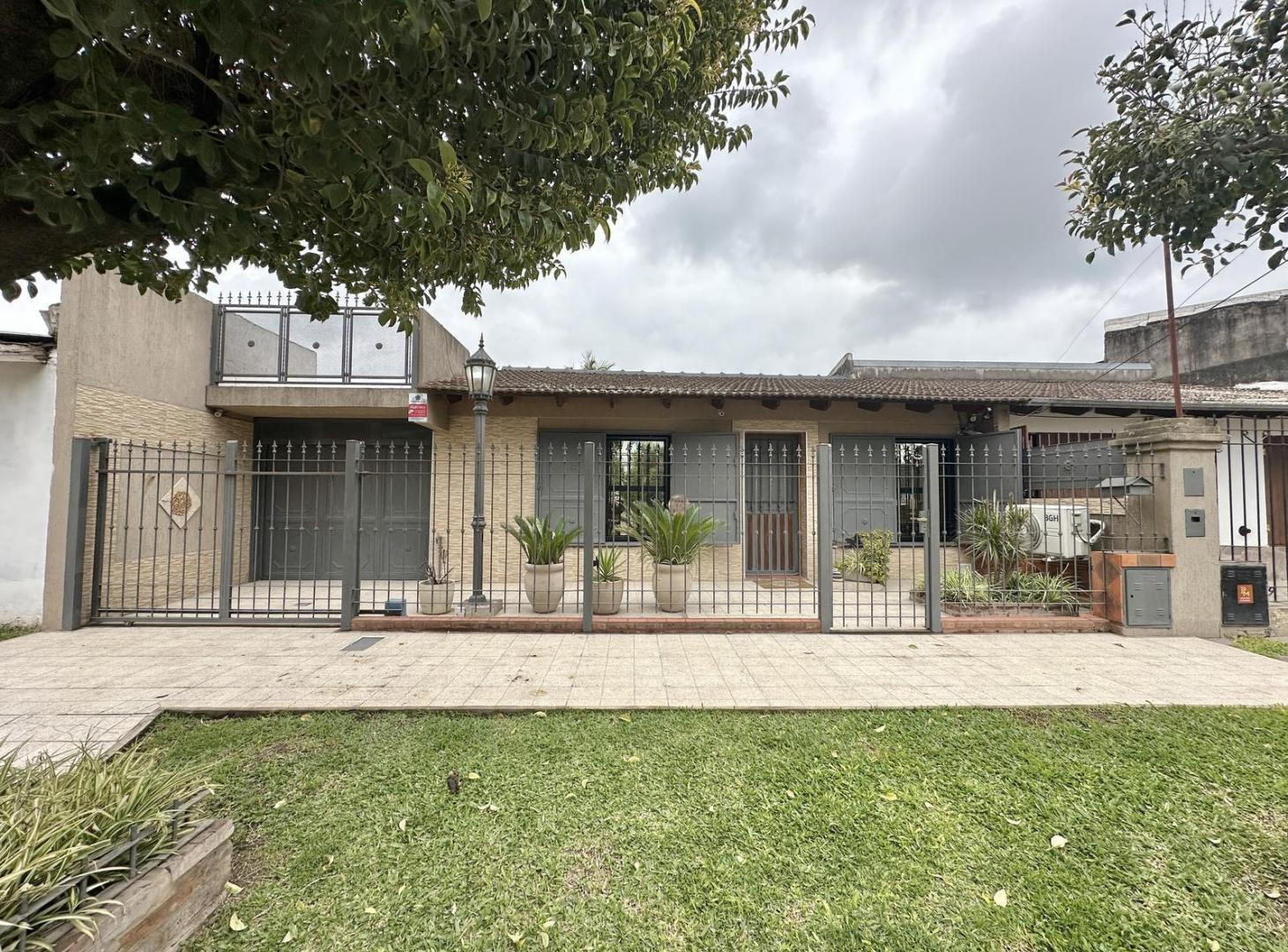 Foto de Casa en Venta de 2 dormitorios. Galería cubierta con parrilla. Amplio, imagen 3