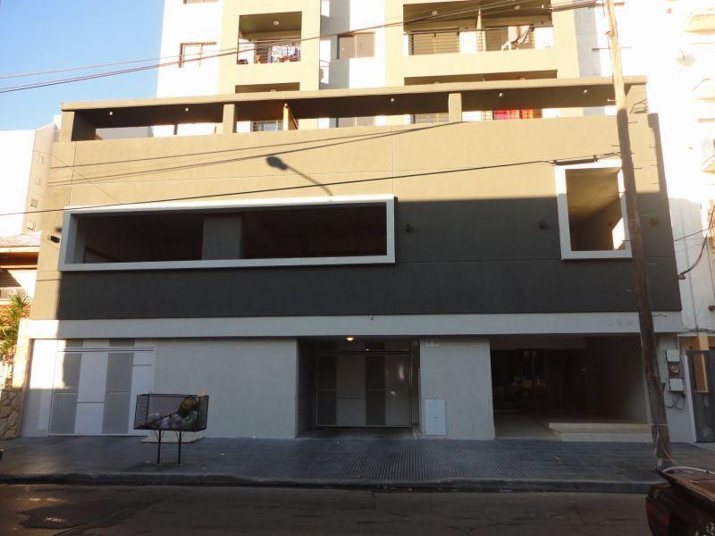 Cochera cubierta en Caseros zona Centro