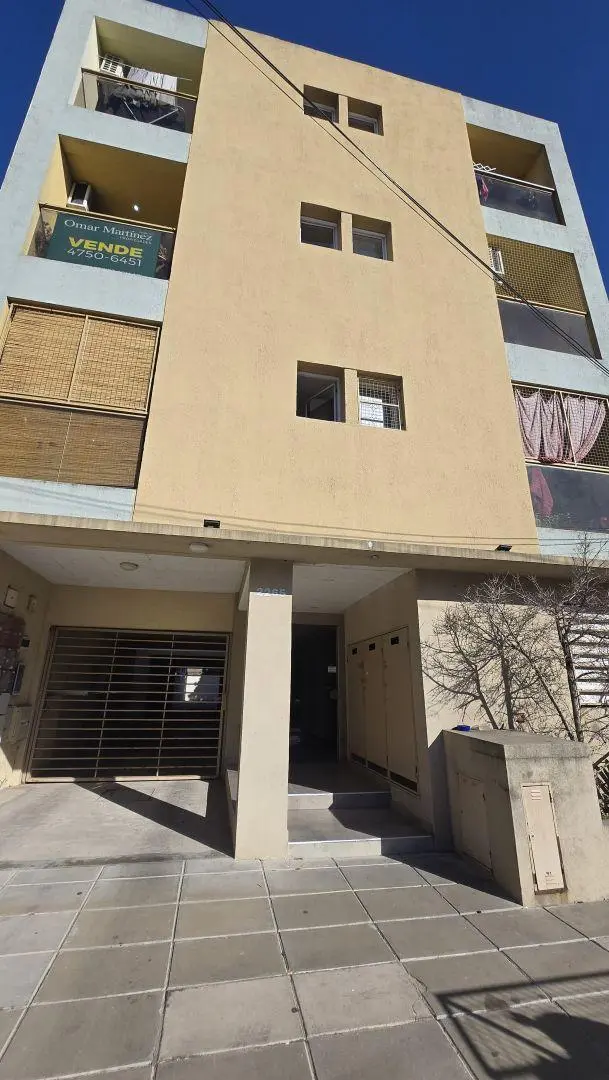 Venta de Departamento 2 AMBIENTES,con cochera. Santos Lugares 4
