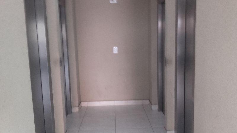 Foto de VENTA DEPARTAMENTO 2 AMBIENTES C/COCHERA, BALCON. CASEROS CENTRO, imagen 2